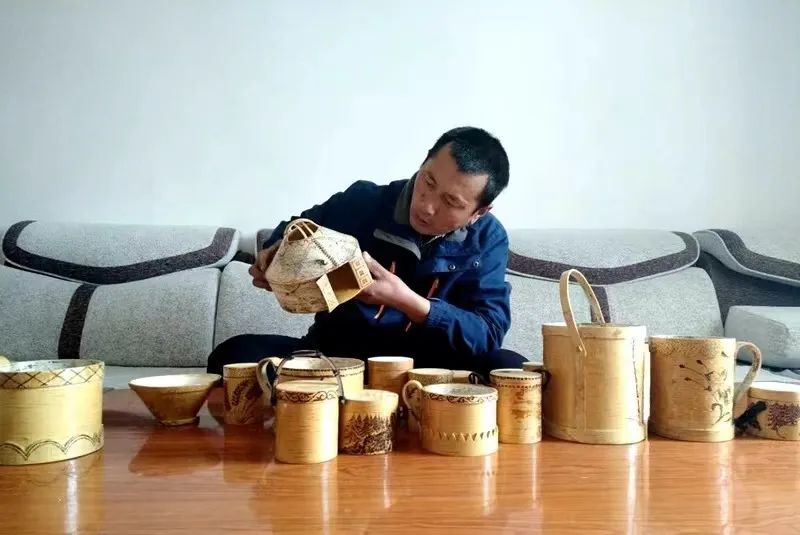 【文化潤(rùn)疆】哈巴河縣：“夫妻檔”匠心傳承 讓非遺文化“活”起來(lái)